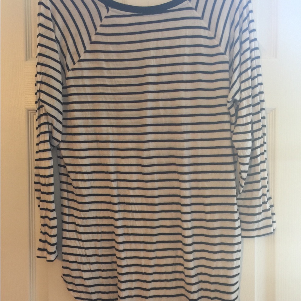 ❌❌SOLD❌❌American Eagle Top - Picture 5 of 5